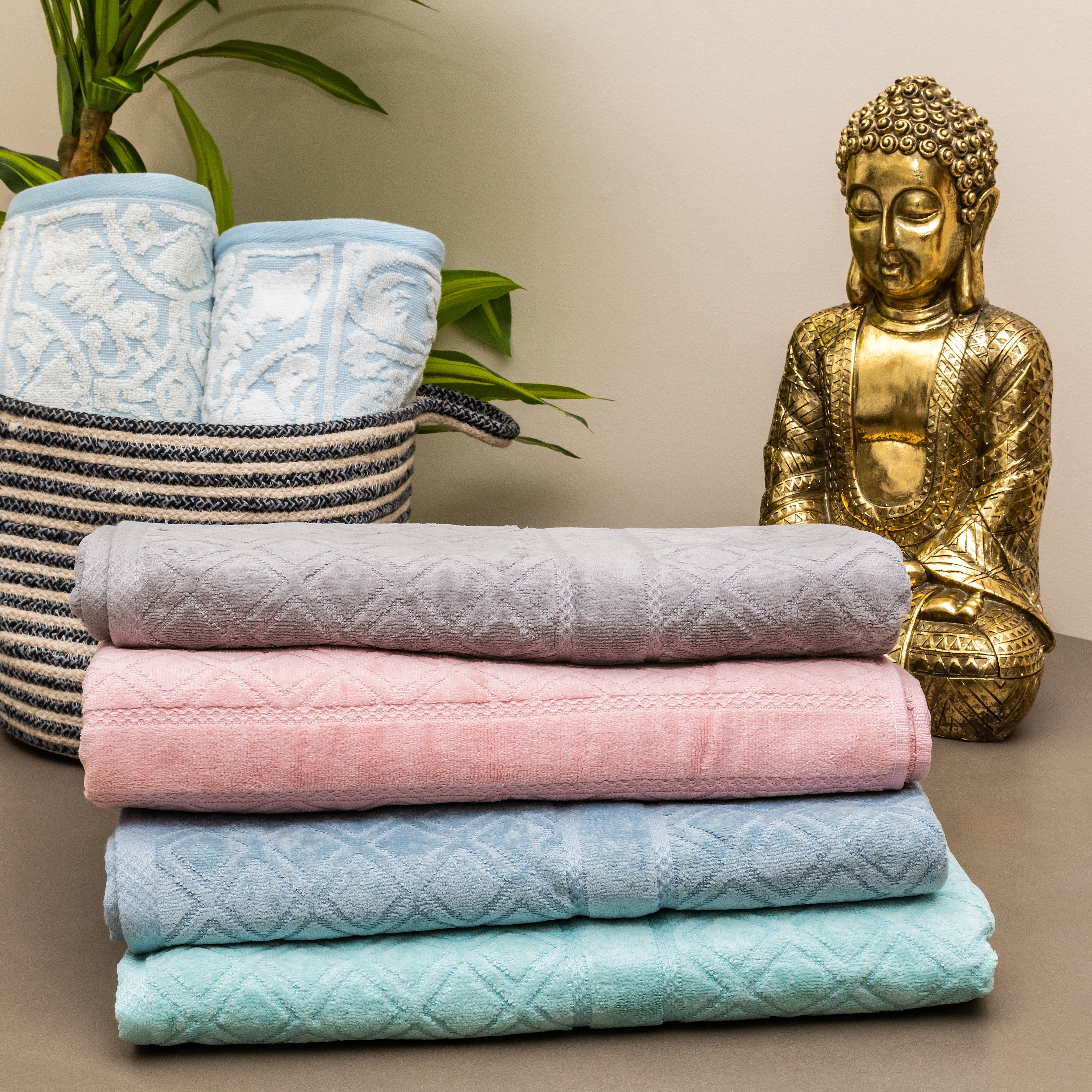 Premium Velour Diamond Design Bath Towel