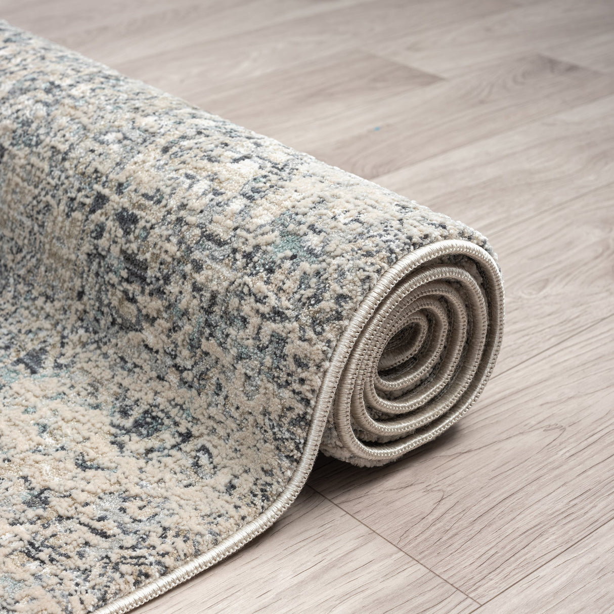 Aubre Contemporary Runner