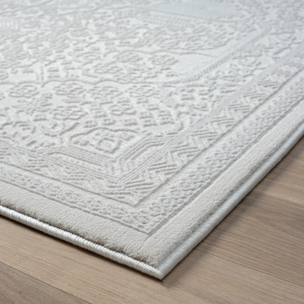 Grande Jacquard Rug Ivory