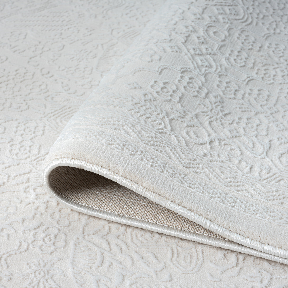 Grande Jacquard Rug Ivory
